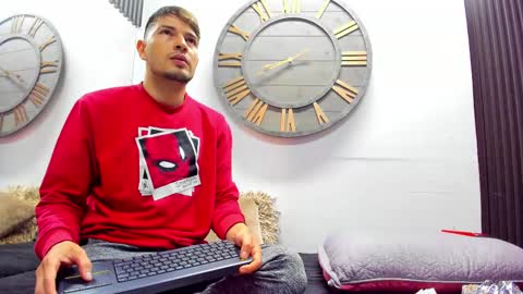 Snapshot of axelxmia_07 chatting on 02.10.25 Axel and mia online show from 02.10.25