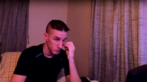 Axl online show from 12.04.24