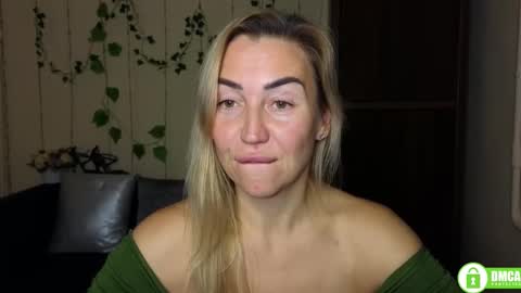 Jully online show from 11.11.25