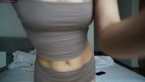 Snapshot of aya__hitakayama chatting on 04.27.26 Aya online show from 04.27.26