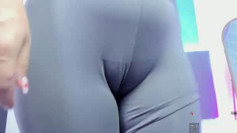 Alyda Jaramillo online show from 10.24.25