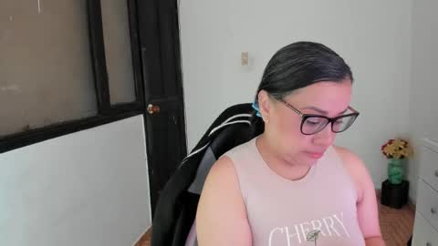 SandyMODELINDEPENDIENT online show from 09.18.25