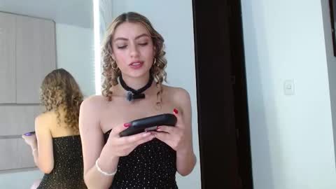 Snapshot of ayleen_m chatting on 02.01.26 AYLEEN online show from 02.01.26