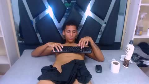 Aylen  online show from 02.14.25