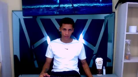 Aylen  online show from 02.14.25