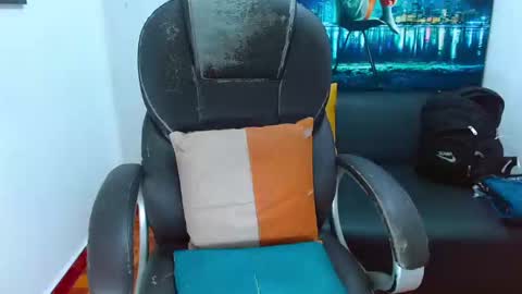 Aylen  online show from 02.21.25