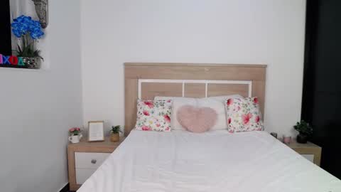 Snapshot of aylin_ross chatting on 09.17.25 Aylin Ross online show from 09.17.25