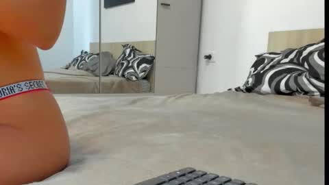 Aylinhazel online show from 09.22.25