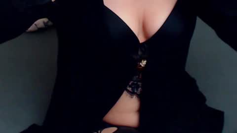 aylynrichard online show from 12.21.25