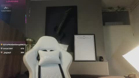 Ayreen Moore online show from 04.08.26