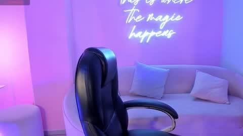 Ayshel online show from 10.23.25