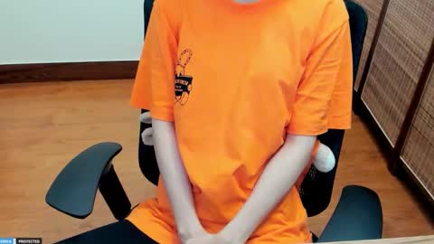 Snapshot of ayumianzu chatting on 12.21.25 anzu online show from 12.21.25