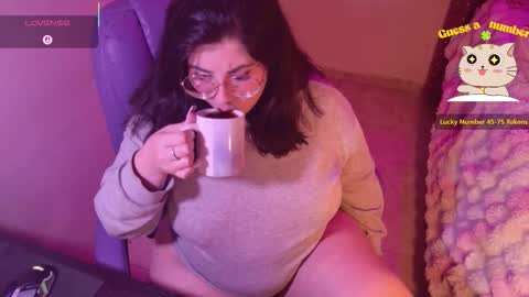 Snapshot of azamy_12 chatting on 11.07.25 Amanda online show from 11.07.25