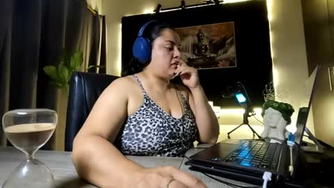 Snapshot of azaraonyx chatting on 06.05.26 Goddess Azara online show from 06.05.26
