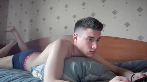 Snapshot of azazelmax chatting on 02.15.25 azazelmax online show from 02.15.25