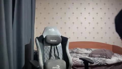 Snapshot of azazelmax chatting on 09.18.25 azazelmax online show from 09.18.25