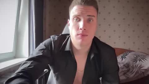 Snapshot of azazelmax chatting on 09.19.25 azazelmax online show from 09.19.25