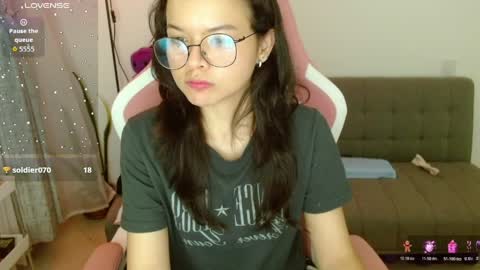 Snapshot of azu_chan chatting on 05.28.26 Azu online show from 05.28.26