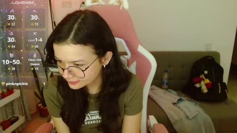 Snapshot of azu_chan chatting on 06.06.26 Azu online show from 06.06.26