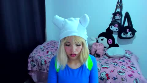 Azu Moure online show from 11.01.25