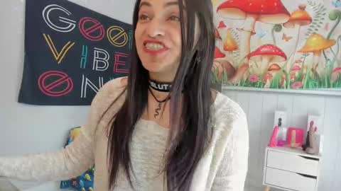 Azucena R online show from 10.28.25