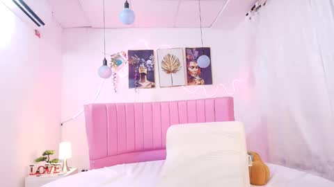 Snapshot of azul_horny chatting on 05.05.26 PRINCESS AZUL. online show from 05.05.26