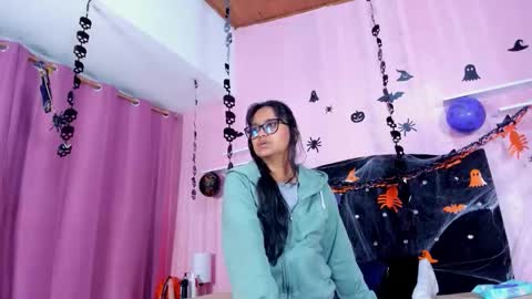 Snapshot of azul_moon chatting on 10.19.25 azul_moon online show from 10.19.25