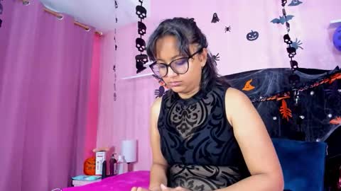 Snapshot of azul_moon chatting on 10.29.25 azul_moon online show from 10.29.25