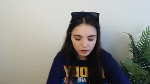 Snapshot of azumi_chan_ chatting on 10.18.25 azumi_chan_ online show from 10.18.25