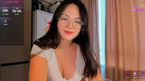 Snapshot of azure_moon chatting on 06.20.26 azure_moon online show from 06.20.26