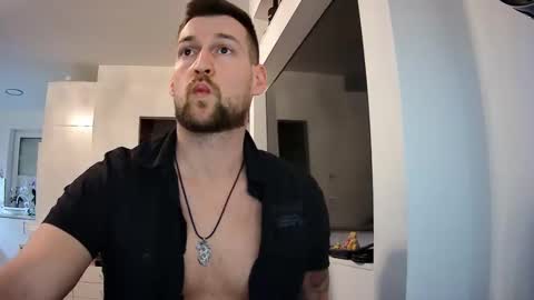 Snapshot of b_marco_ chatting on 02.28.25 b_marco_ online show from 02.28.25