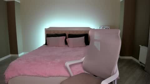 Snapshot of bab_boom chatting on 10.10.25 Monica online show from 10.10.25