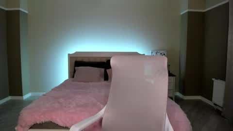 Snapshot of bab_boom chatting on 10.13.25 Monica online show from 10.13.25