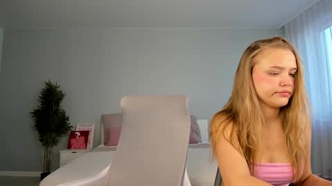 Snapshot of bab_boom chatting on 10.18.25 Monica online show from 10.18.25