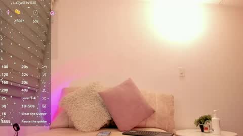 Snapshot of babe_sophiee1 chatting on 05.21.26 babe_sophiee1 online show from 05.21.26