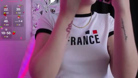 Queen B online show from 01.10.26