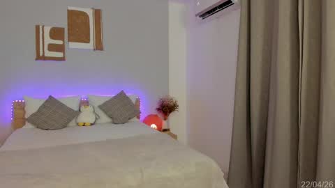 itzell  online show from 04.23.26