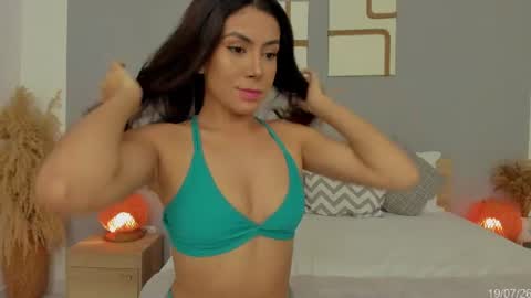 Snapshot of babesexy19_ chatting on 07.20.26 itzell online show from 07.20.26