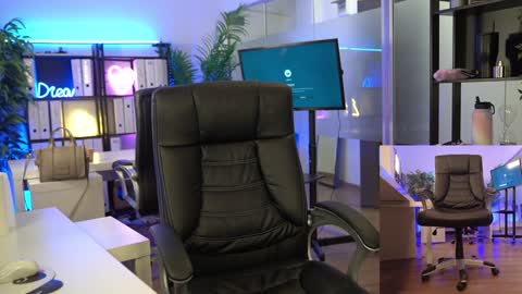 Snapshot of babesgowild chatting on 02.17.26 Olivia and Lexi online show from 02.17.26