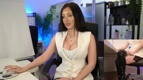 Olivia and Lexi online show from 04.16.26
