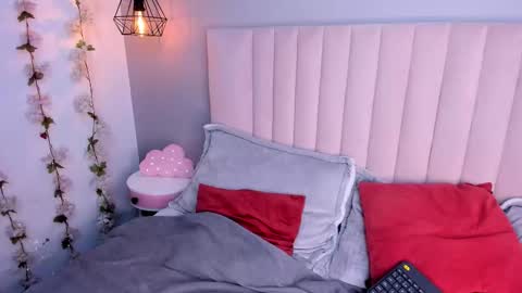 Snapshot of baby__kitty_ chatting on 11.05.25 baby__kitty_ online show from 11.05.25