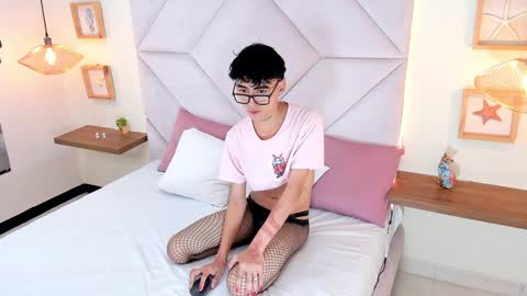 Snapshot of baby_ander chatting on 02.08.25 Ander online show from 02.08.25