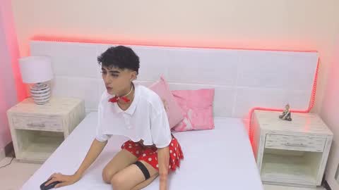 Snapshot of baby_ander chatting on 02.14.25 Ander online show from 02.14.25