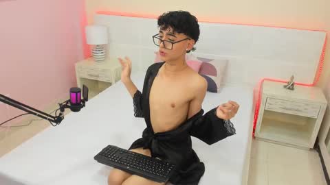 Snapshot of baby_ander chatting on 02.16.25 Ander online show from 02.16.25