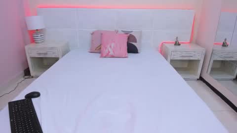 Snapshot of baby_ander chatting on 02.25.25 Ander online show from 02.25.25