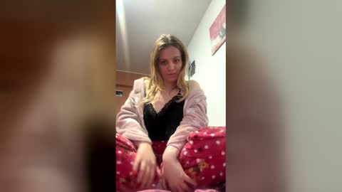 Snapshot of baby_blondee chatting on 04.28.26 Baby Blonde online show from 04.28.26