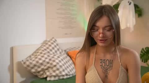 Snapshot of baby_bub chatting on 11.01.25 Cristy online show from 11.01.25