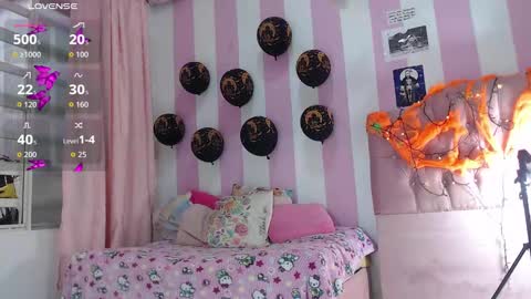 Snapshot of baby_candy22 chatting on 10.23.25 zaleya online show from 10.23.25