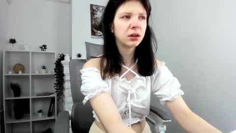 Evalena maybe just Eva online show from 09.26.25