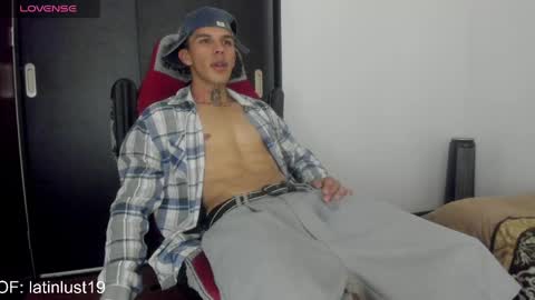 Snapshot of baby_gio chatting on 04.23.26 OF GxoXabs online show from 04.23.26